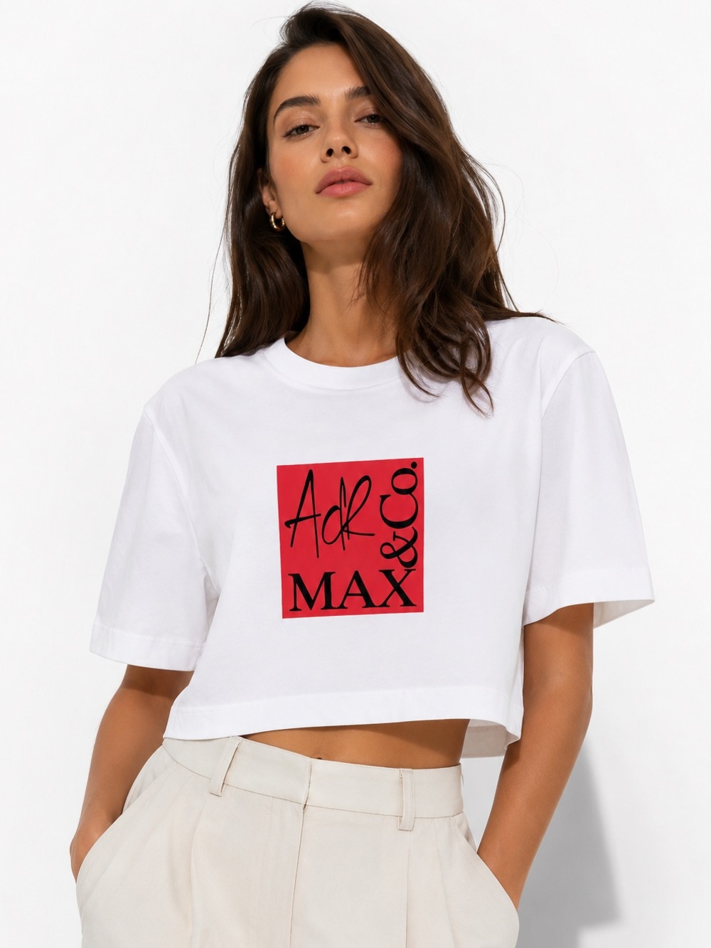Max&Co. Logo Graphic Crop Tee NWT Size Small White Pink Designer T-Shirt